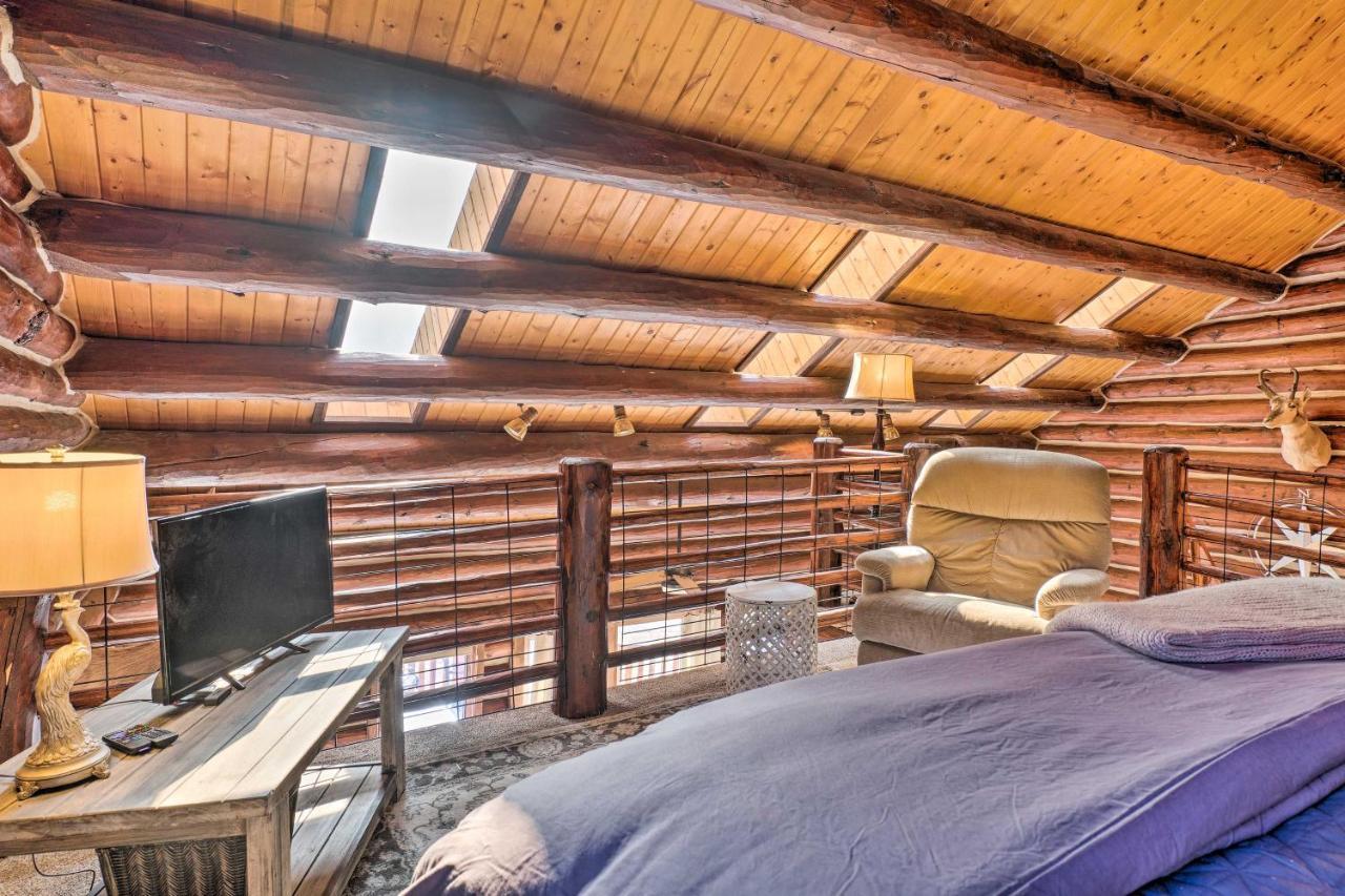 Classic Colorado Log Home With Mountain Views! Florissant Екстер'єр фото